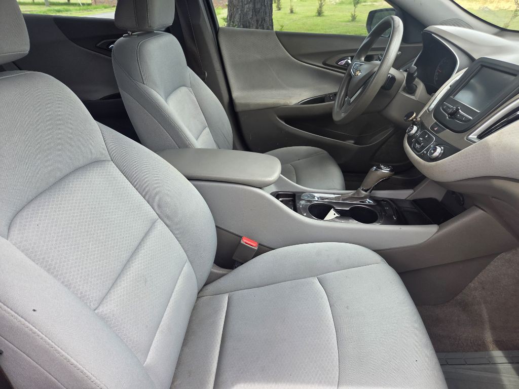 2018 Chevrolet Malibu Image 9