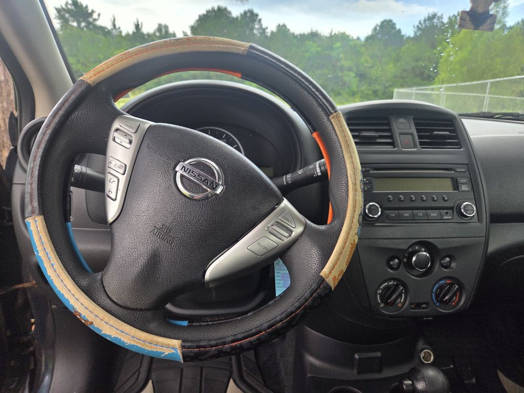 2017 Nissan Versa Image 5
