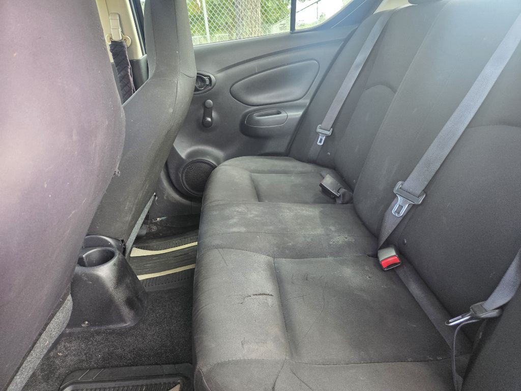 2017 Nissan Versa Image 8