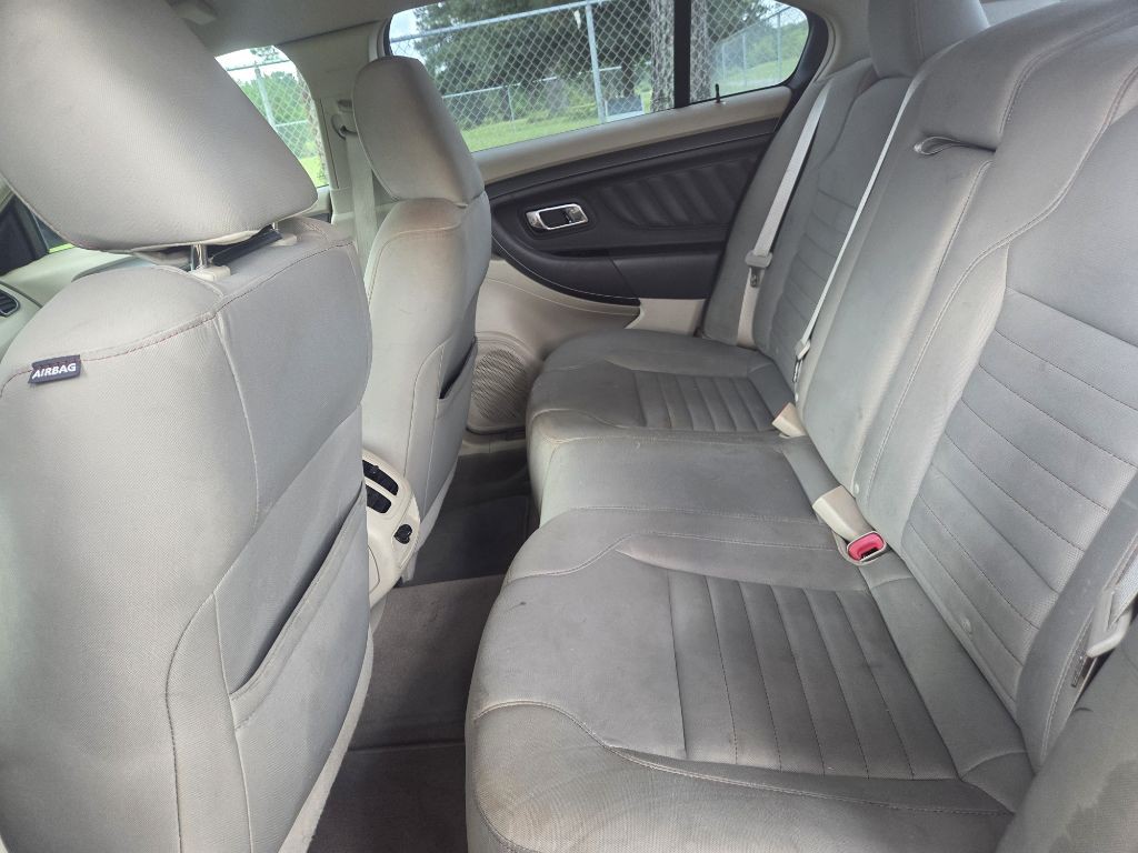2011 Ford Taurus Image 7