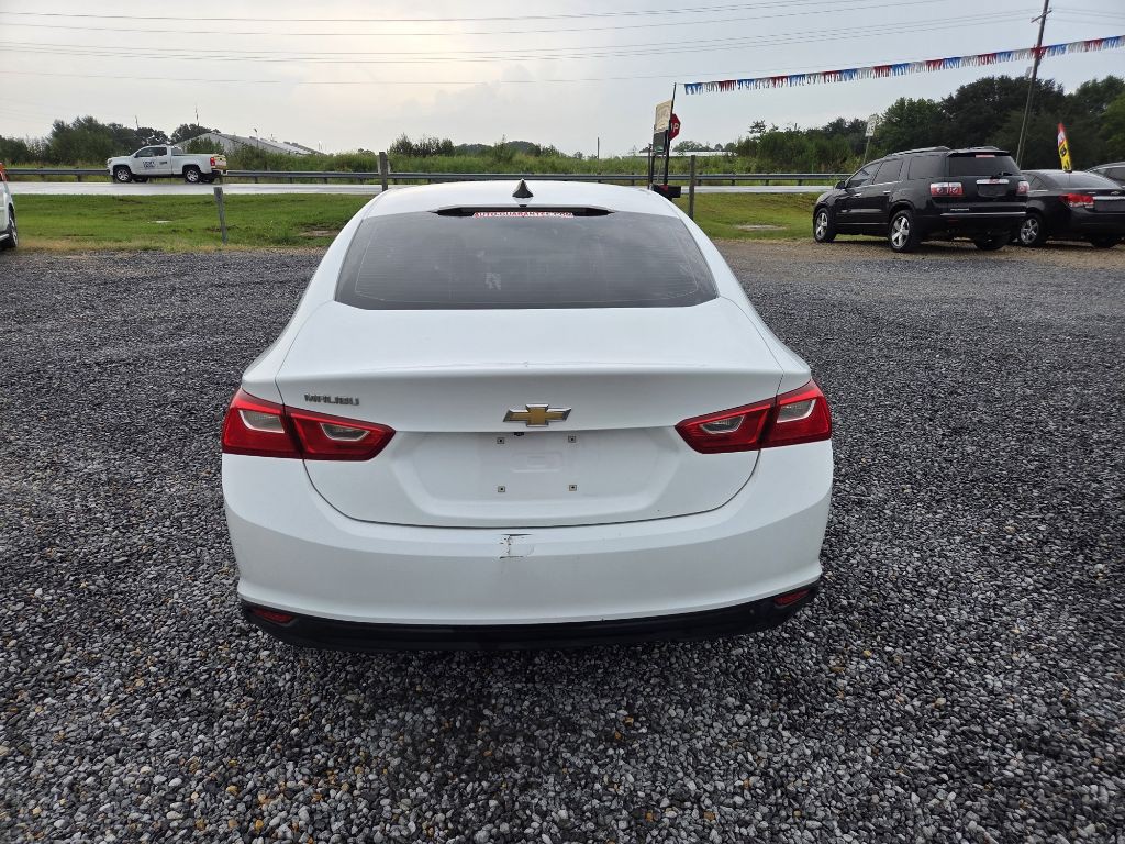 2017 Chevrolet Malibu Image 3