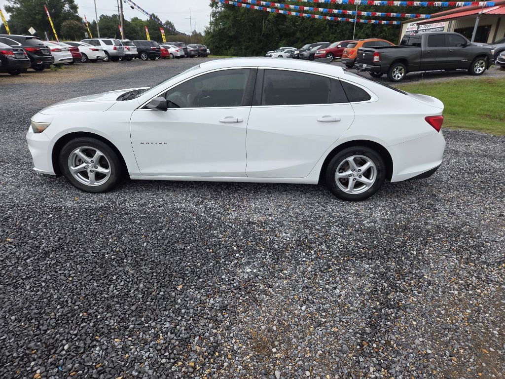 2017 Chevrolet Malibu Image 4