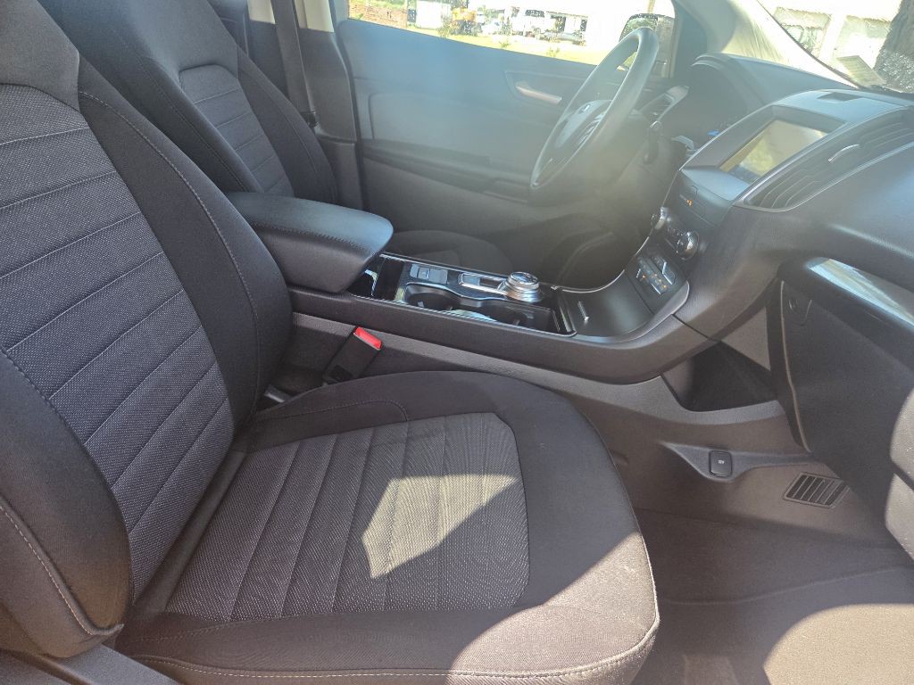 2020 Ford Edge Image 8