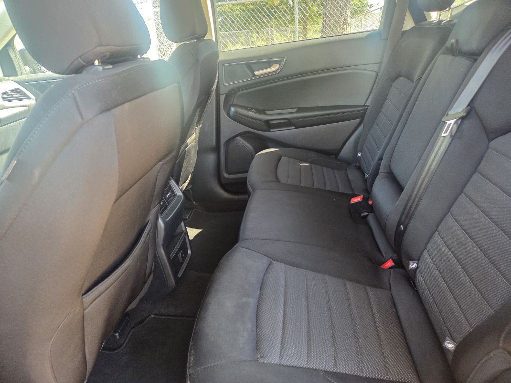 2020 Ford Edge Image 9