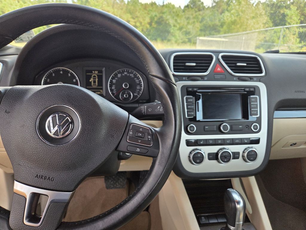 2013 Volkswagen Eos Image 5