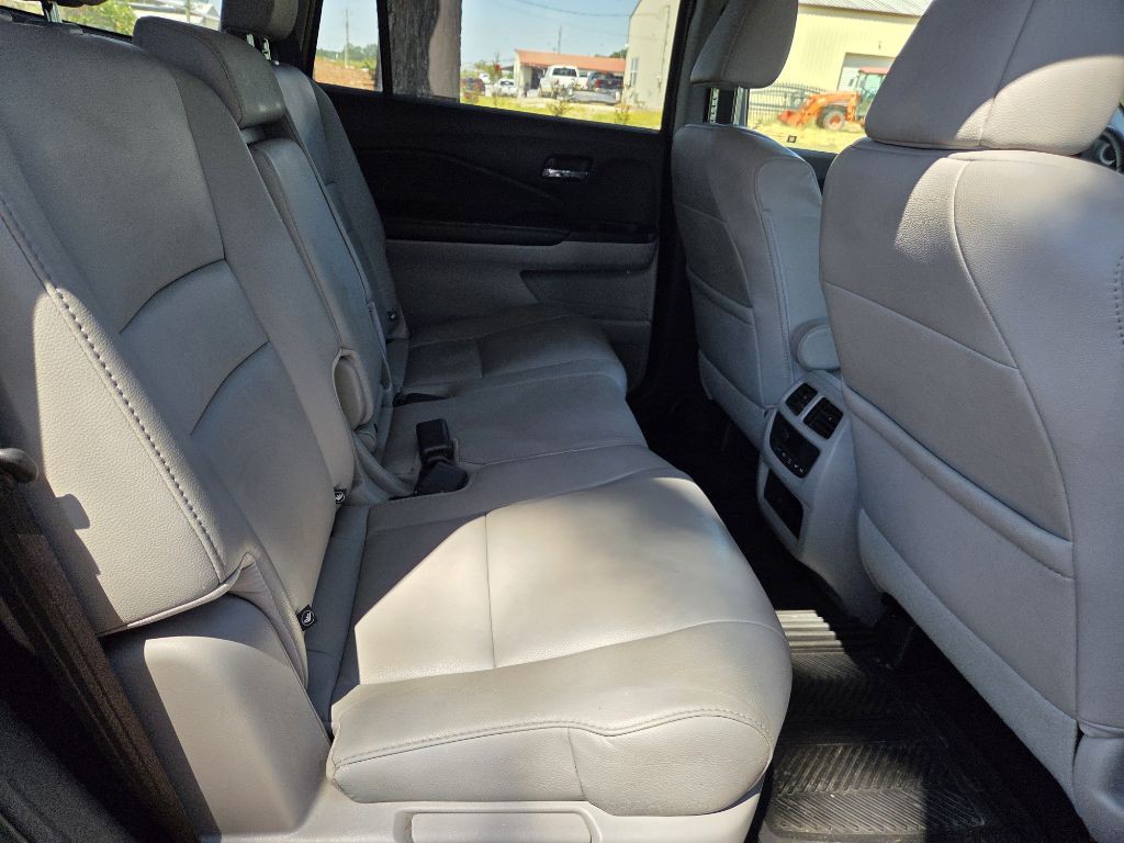 2017 Honda Pilot Image 9