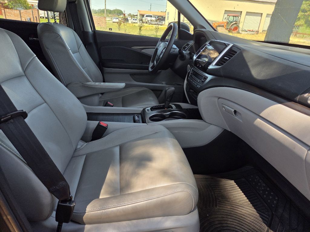 2017 Honda Pilot Image 10