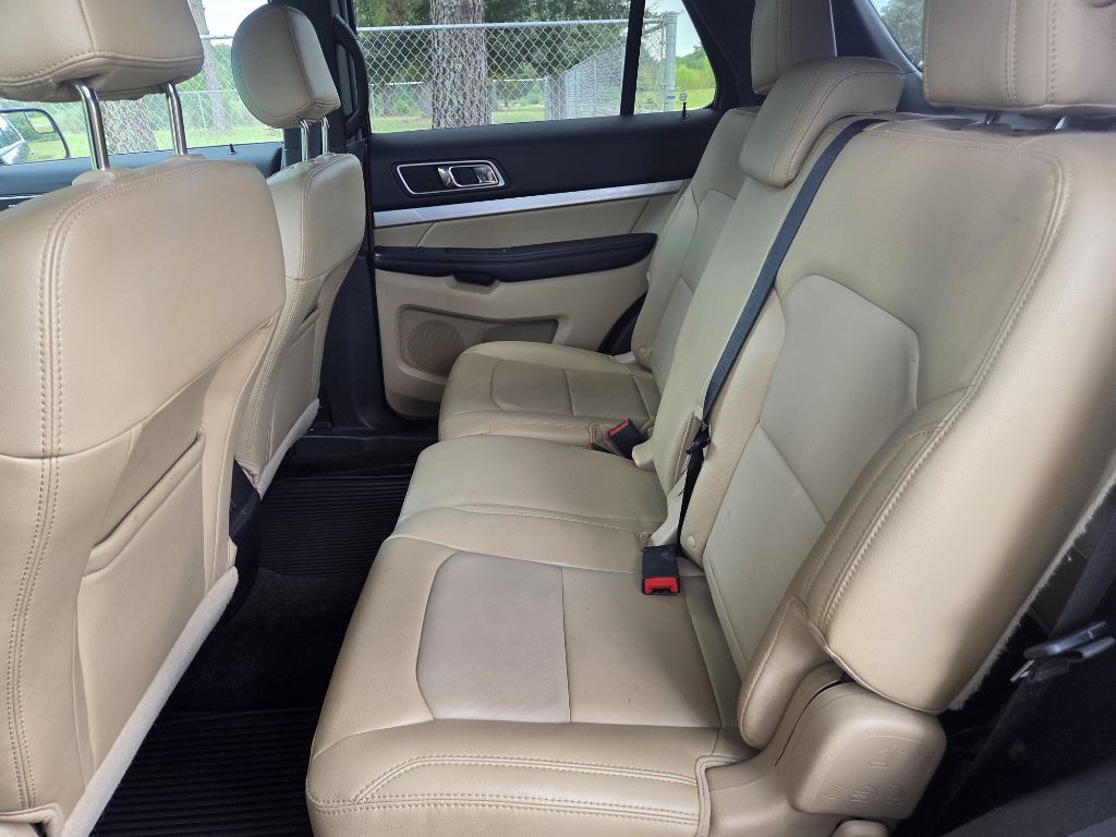 2016 Ford Explorer Image 7