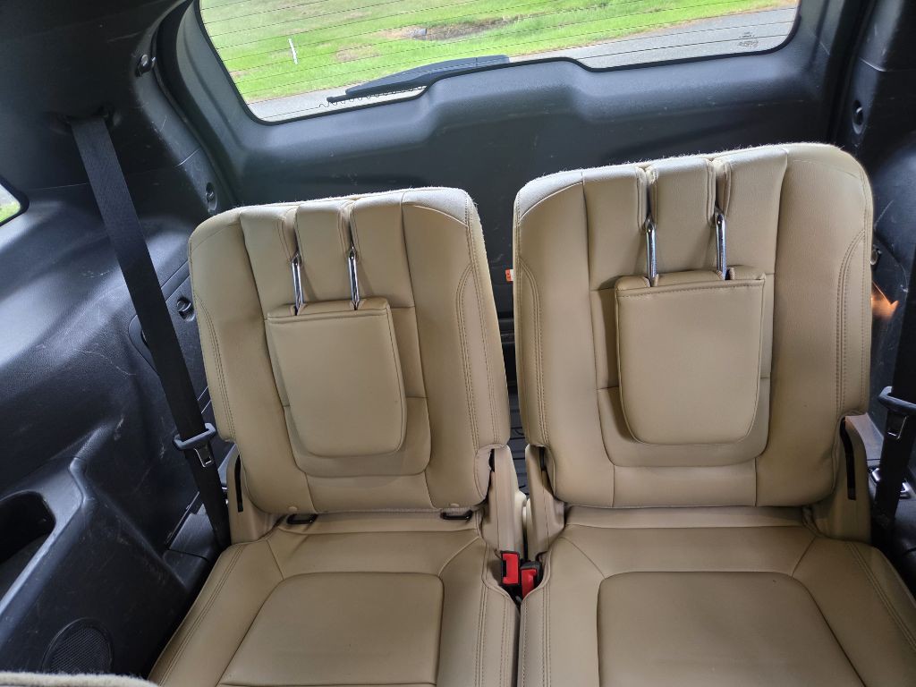 2016 Ford Explorer Image 8