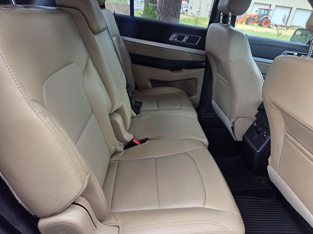 2016 Ford Explorer Image 9