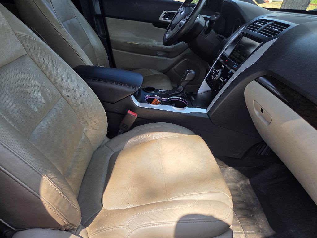 2015 Ford Explorer Image 9