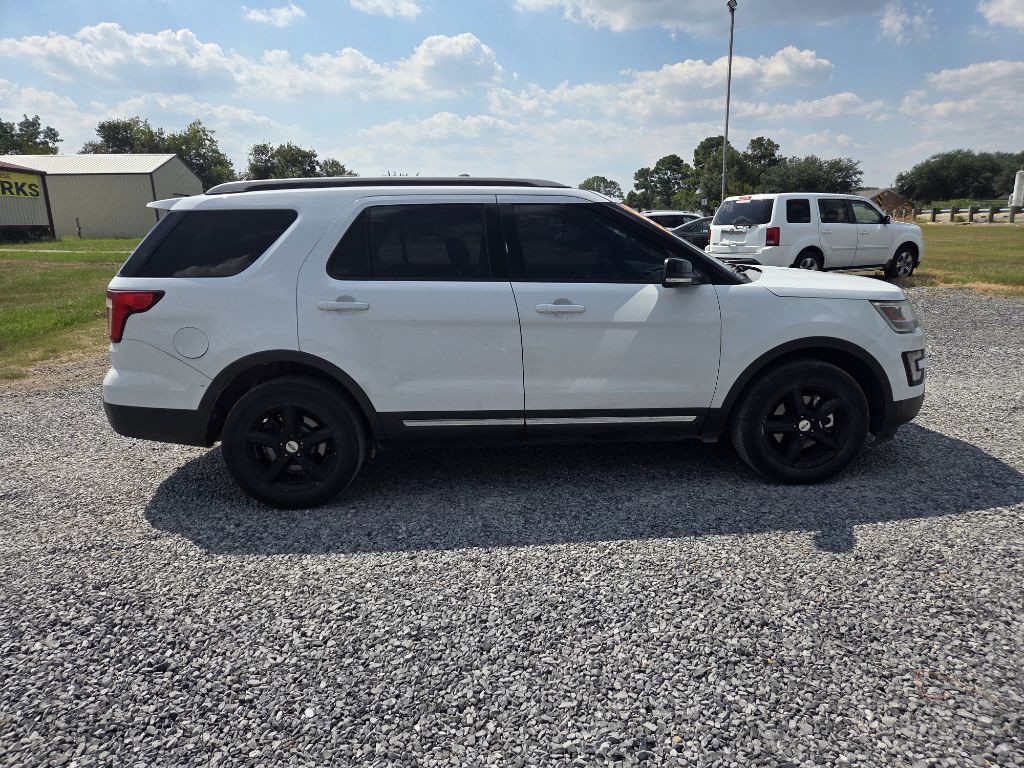 2016 Ford Explorer Image 2