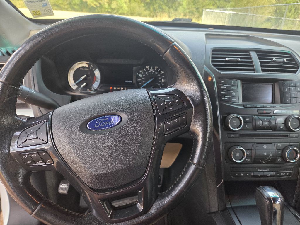 2016 Ford Explorer Image 5