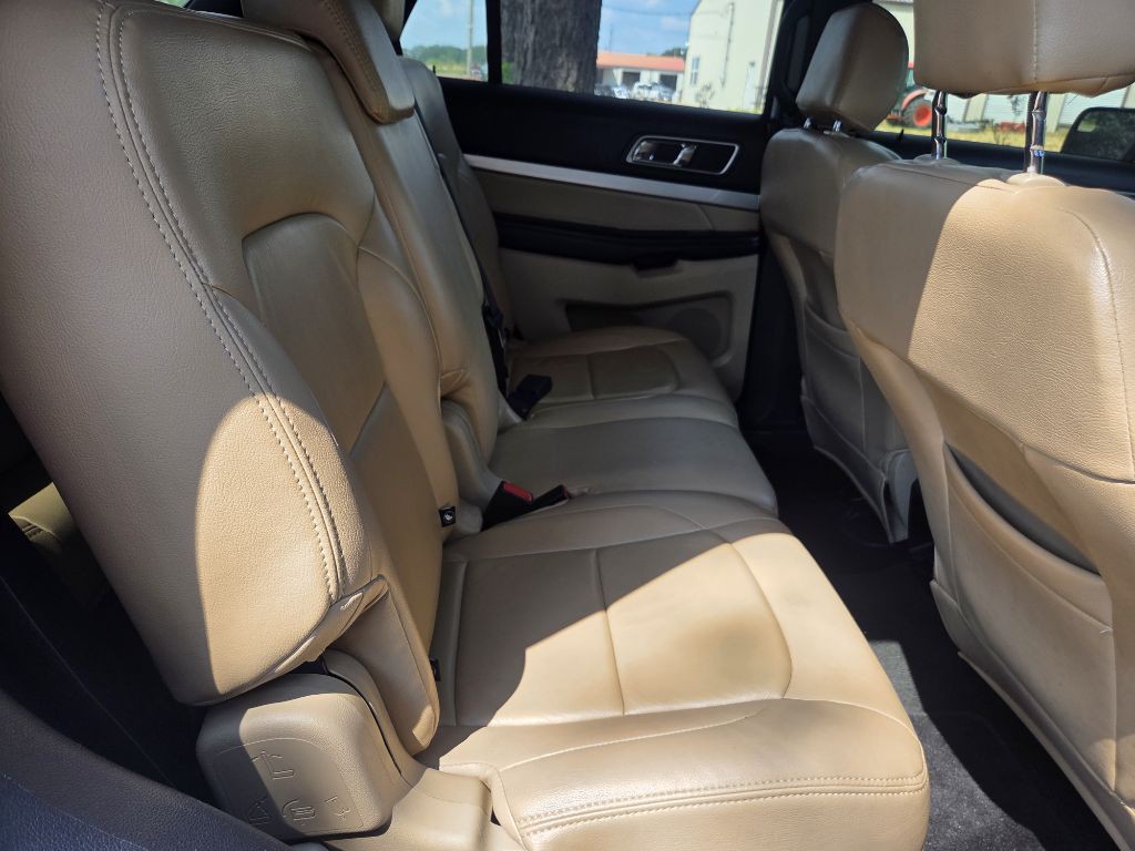 2016 Ford Explorer Image 8