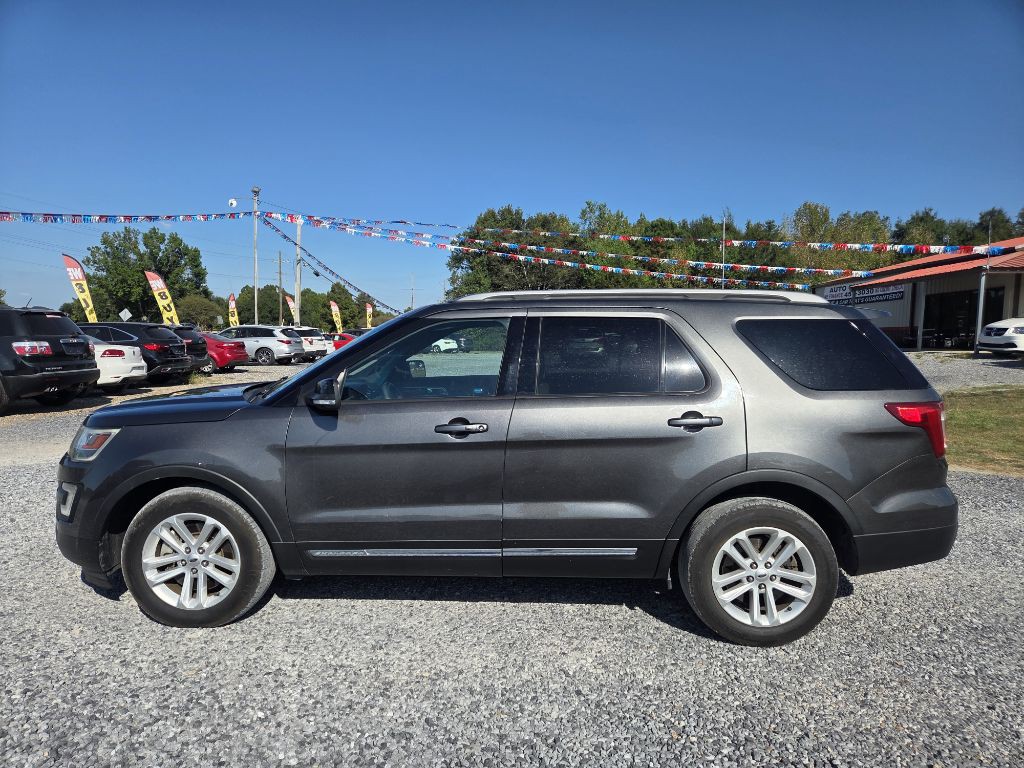 2017 Ford Explorer Image 2