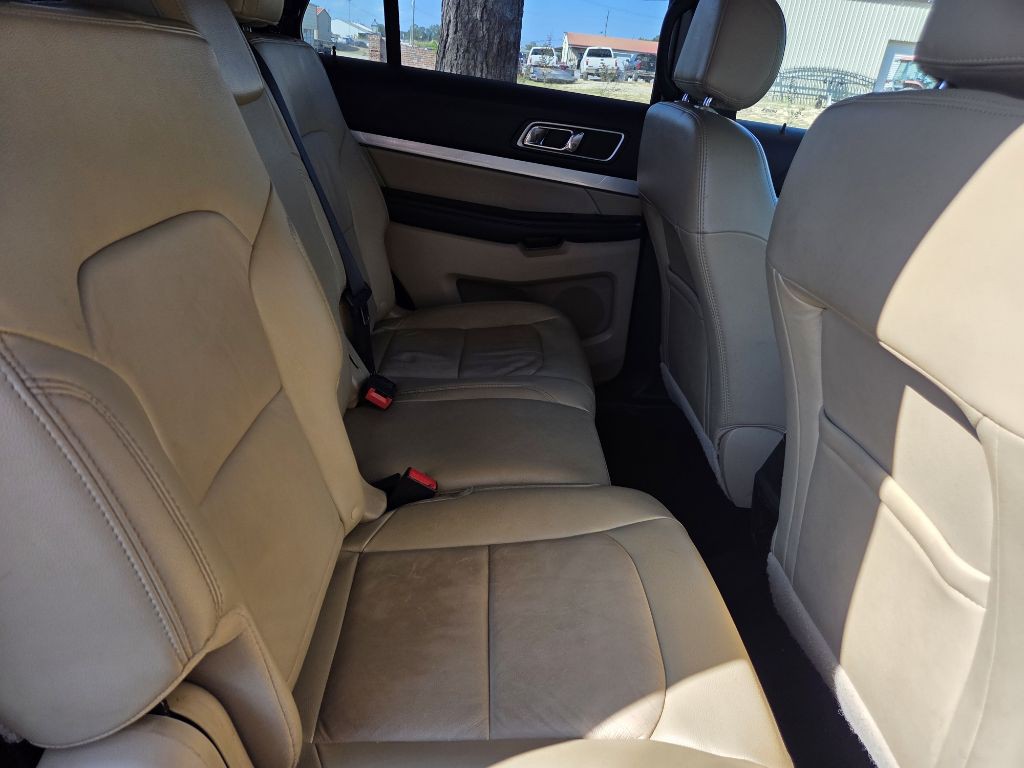 2017 Ford Explorer Image 6
