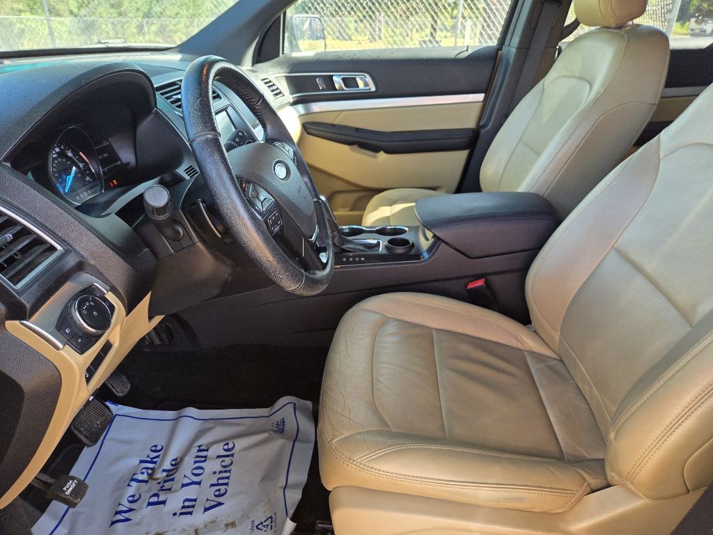 2017 Ford Explorer Image 8