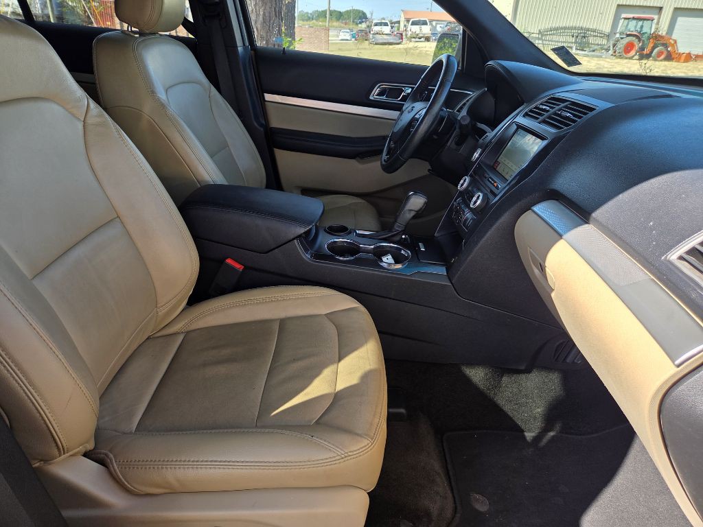 2017 Ford Explorer Image 9