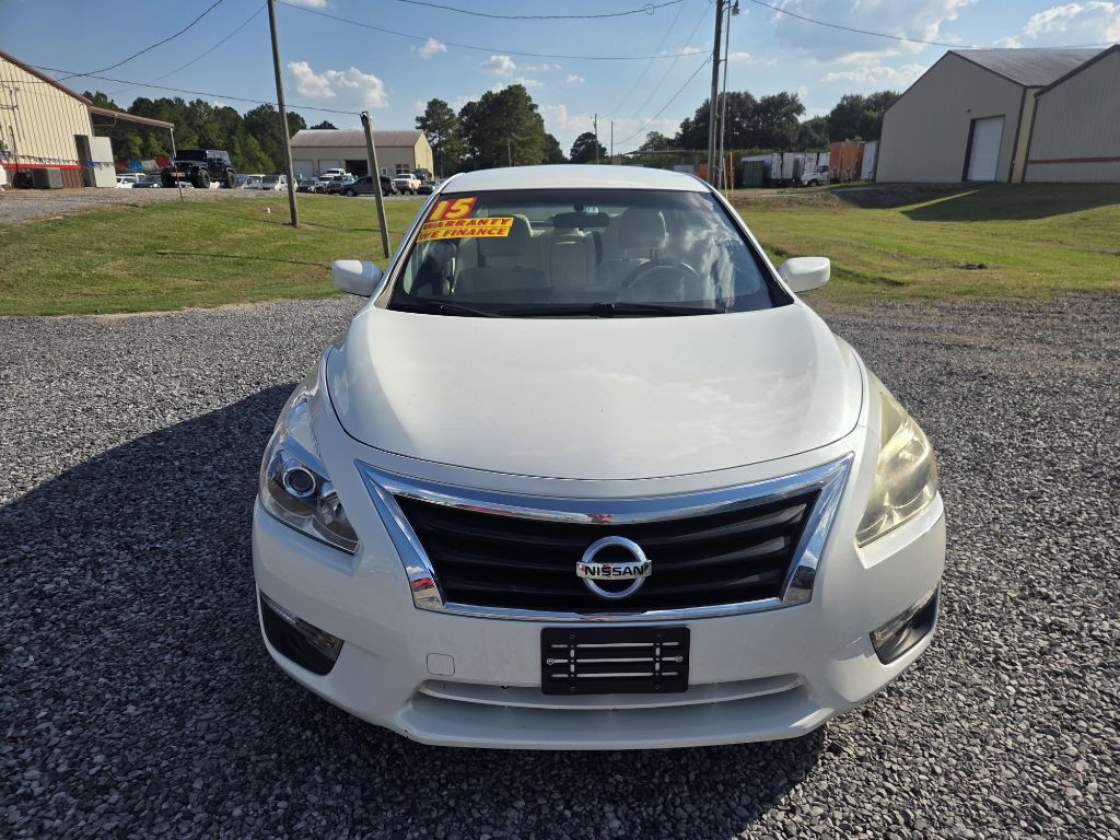 2015 Nissan Altima Image 1