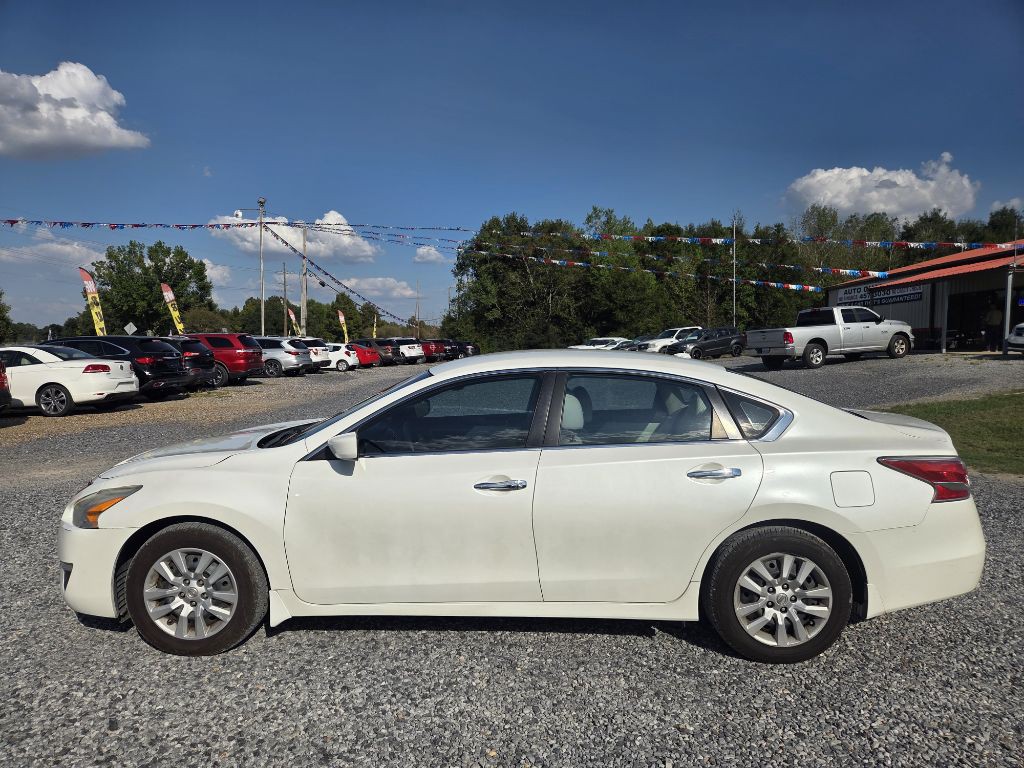 2015 Nissan Altima Image 2