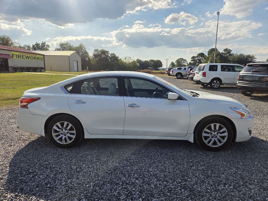 2015 Nissan Altima Image 3