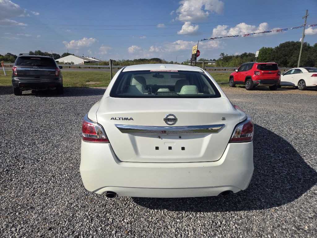 2015 Nissan Altima Image 4