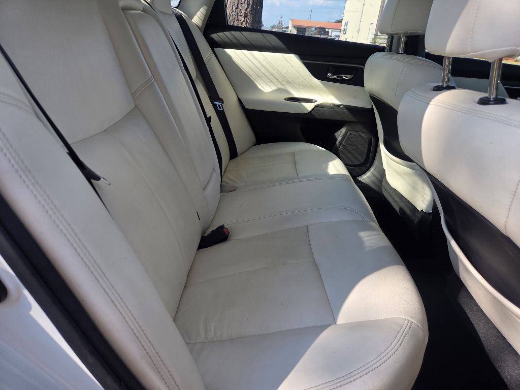 2015 Nissan Altima Image 8