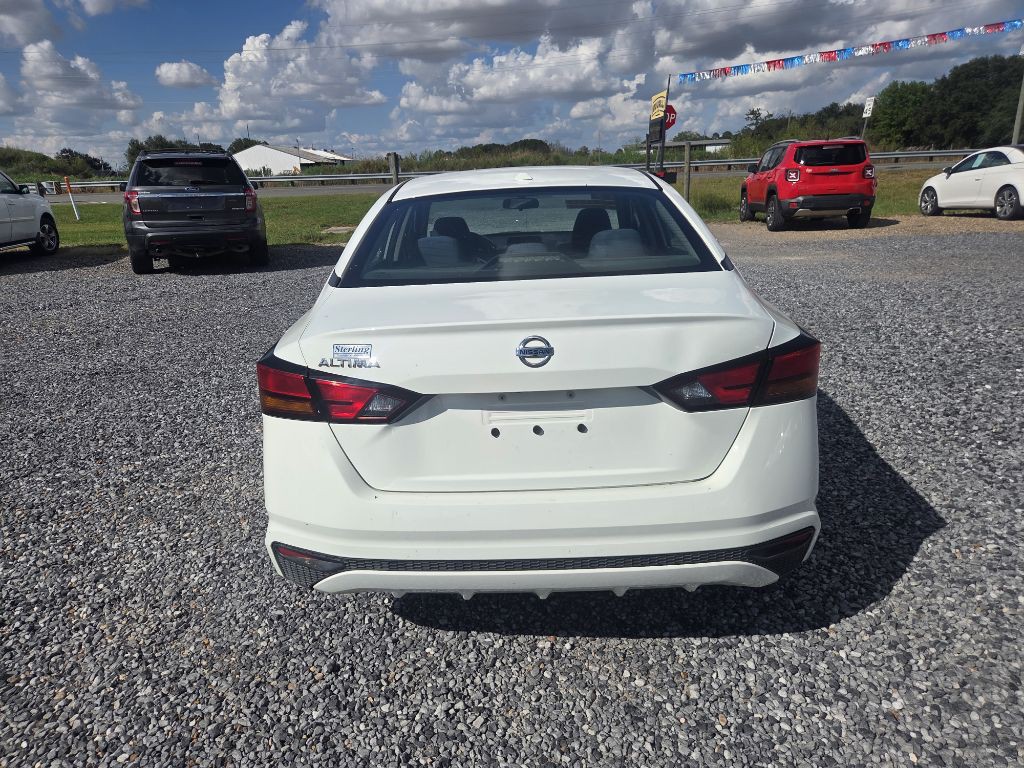 2019 Nissan Altima Image 2