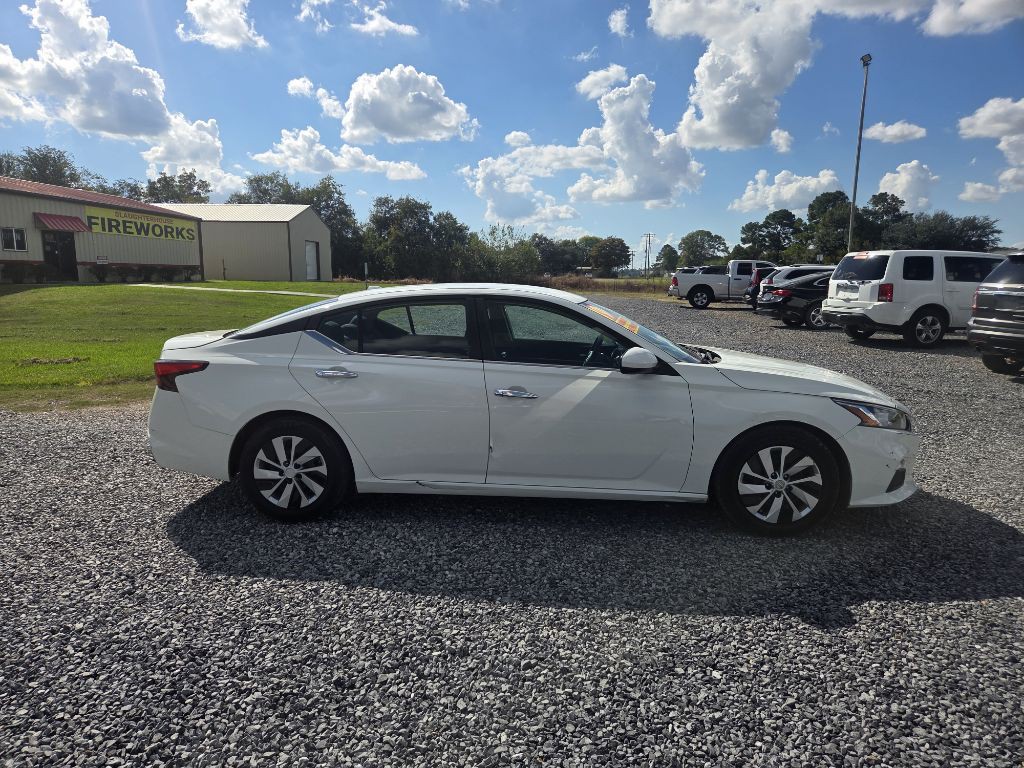 2019 Nissan Altima Image 3