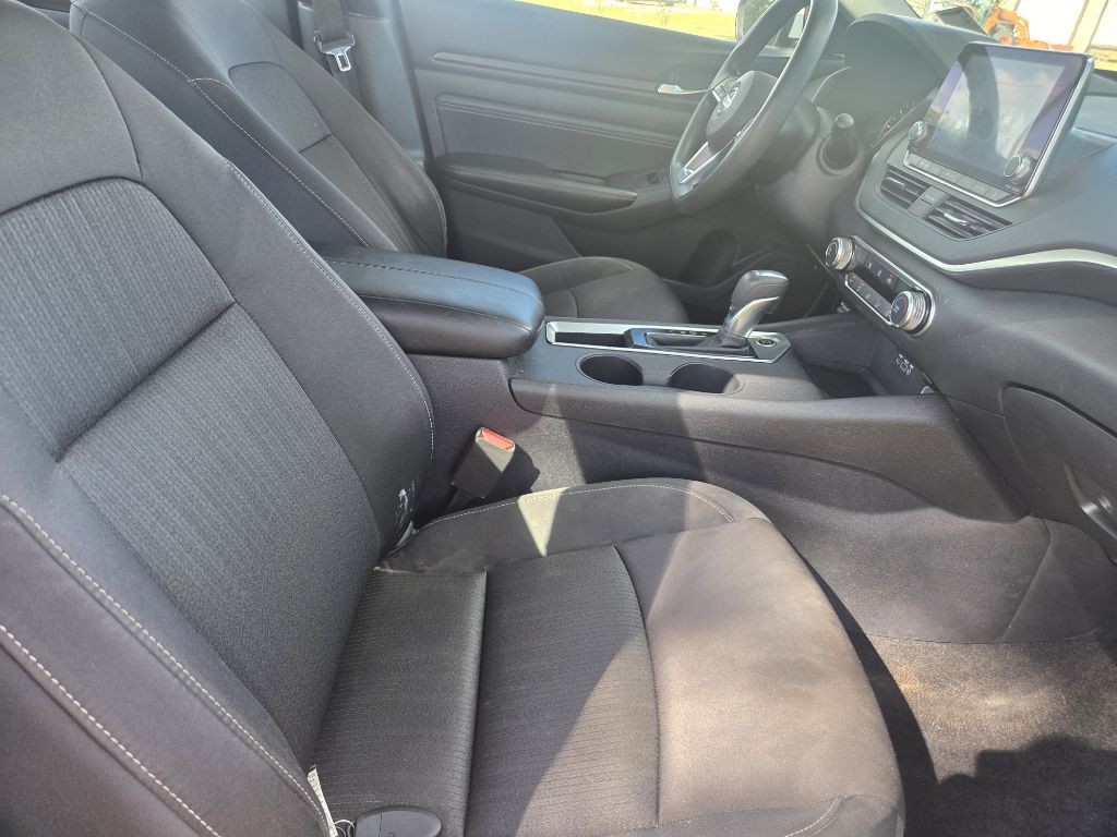 2019 Nissan Altima Image 8