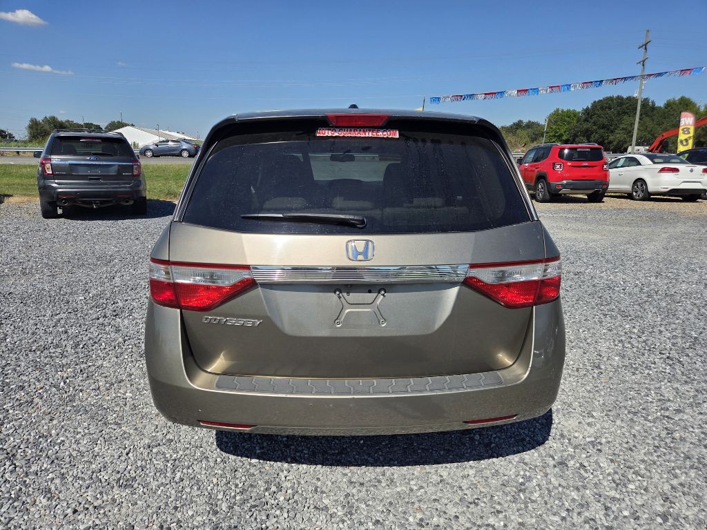 2011 Honda Odyssey Image 3