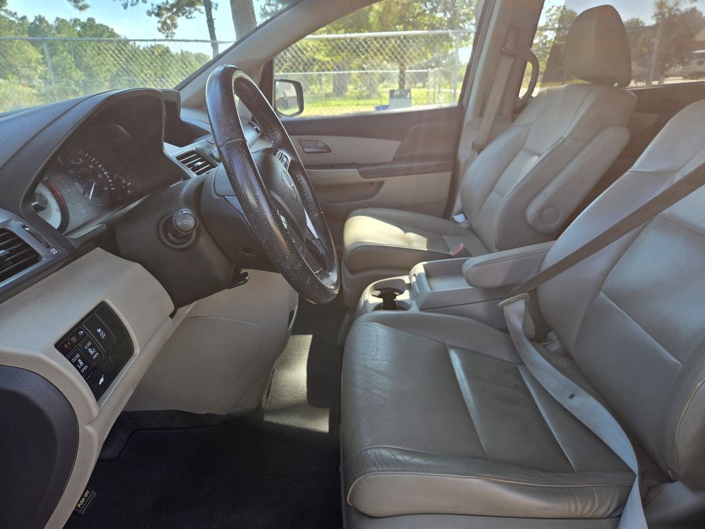 2011 Honda Odyssey Image 6