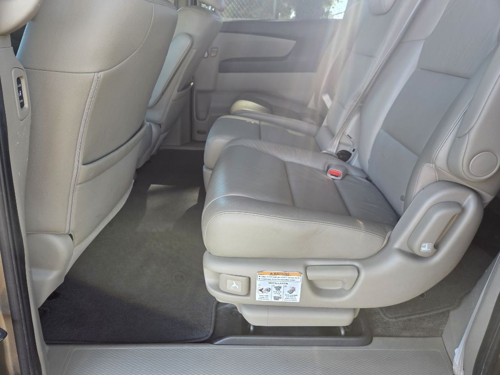 2011 Honda Odyssey Image 7