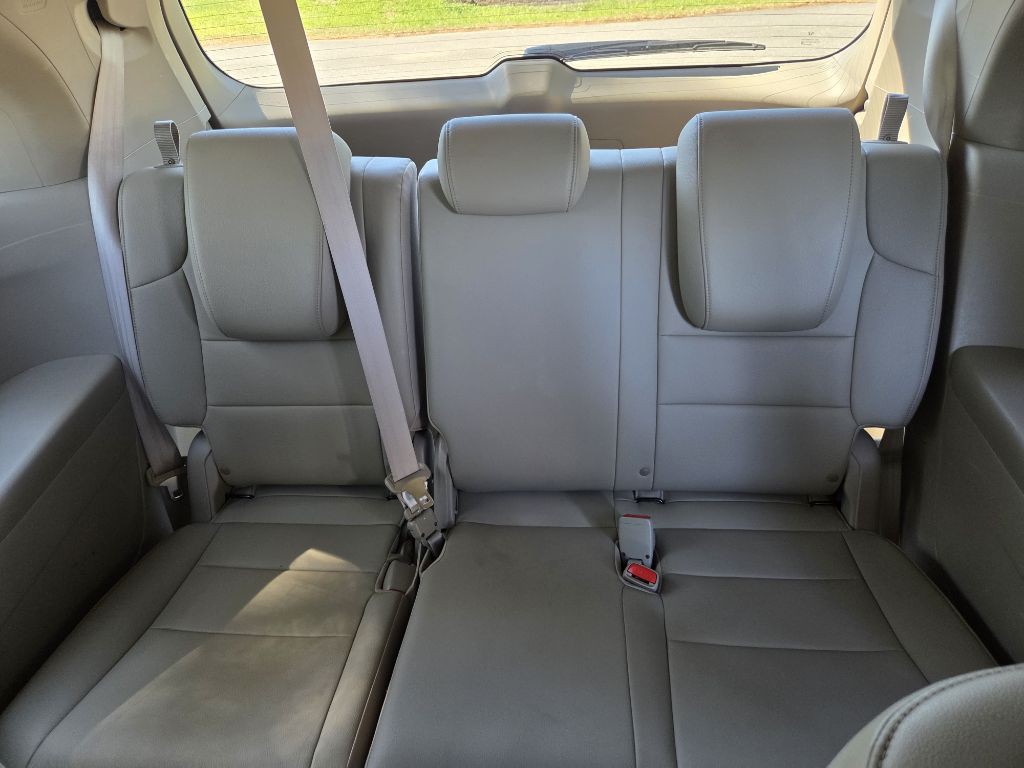 2011 Honda Odyssey Image 8