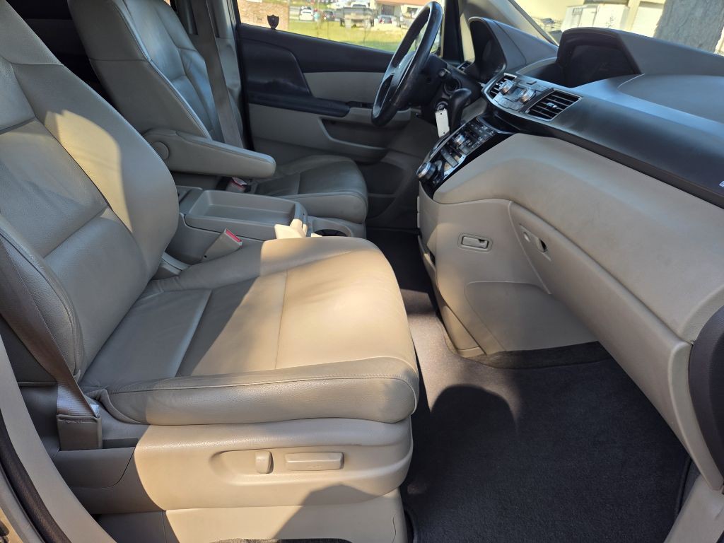 2011 Honda Odyssey Image 10