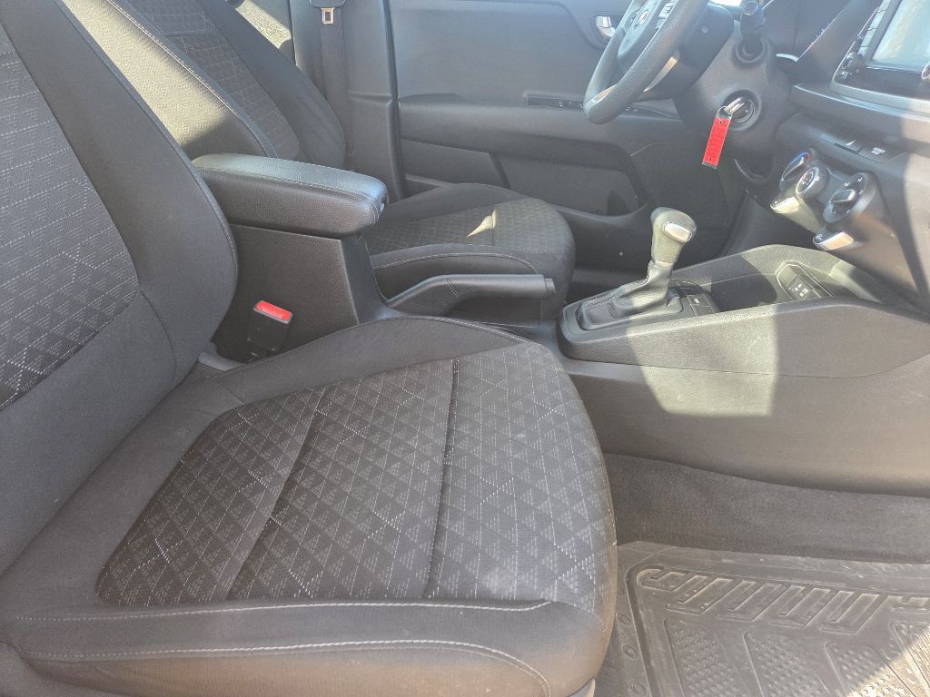 2019 Kia Rio Image 8