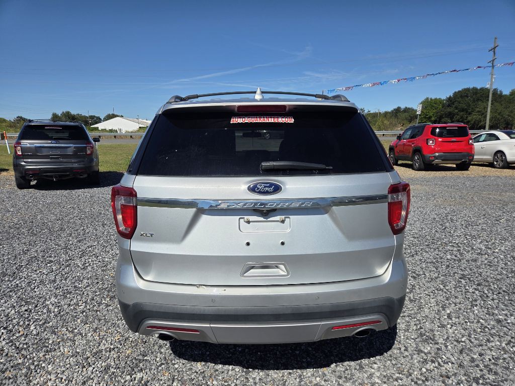 2017 Ford Explorer Image 3