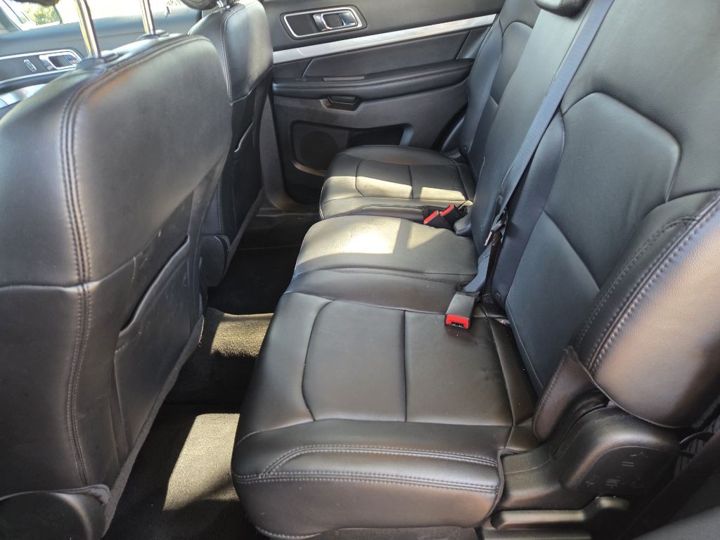 2017 Ford Explorer Image 8