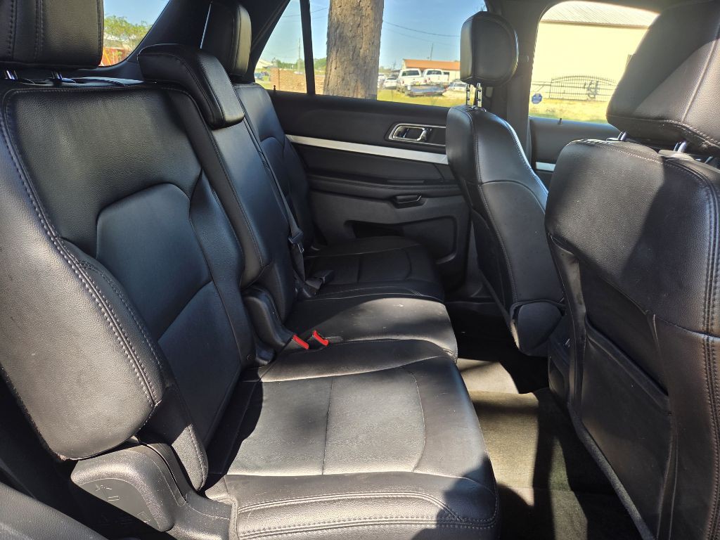 2017 Ford Explorer Image 9