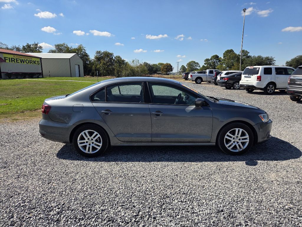 2018 Volkswagen Jetta Image 2