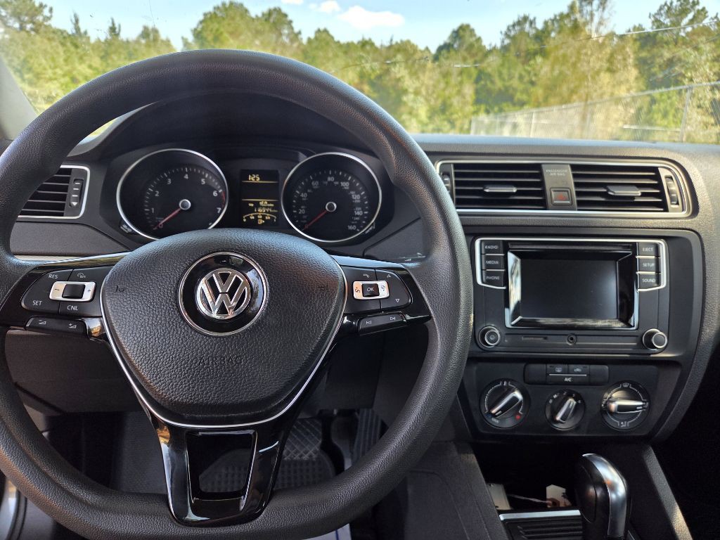 2018 Volkswagen Jetta Image 5