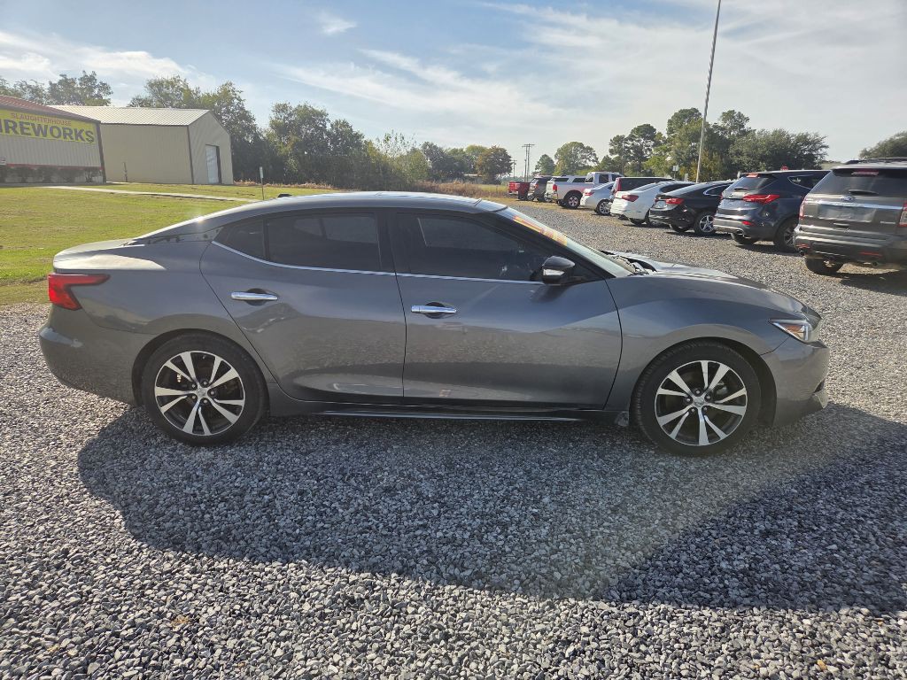 2017 Nissan Maxima Image 2