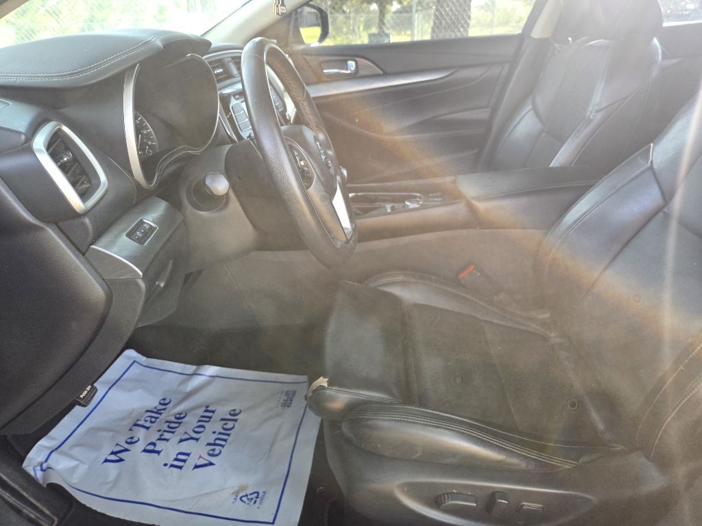 2017 Nissan Maxima Image 6