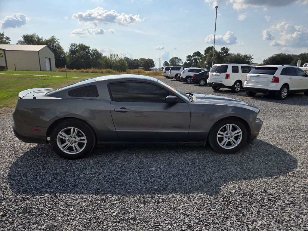 2011 Ford Mustang Image 3