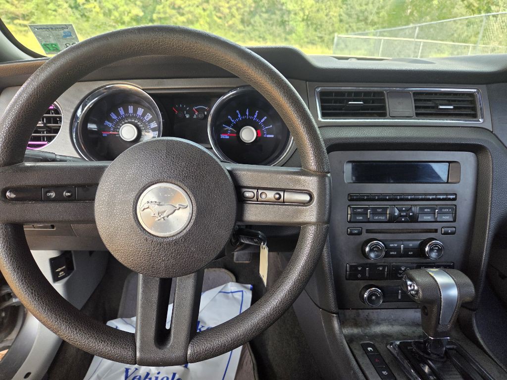 2011 Ford Mustang Image 5
