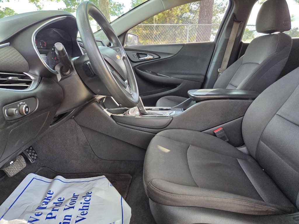 2018 Chevrolet Malibu Image 6