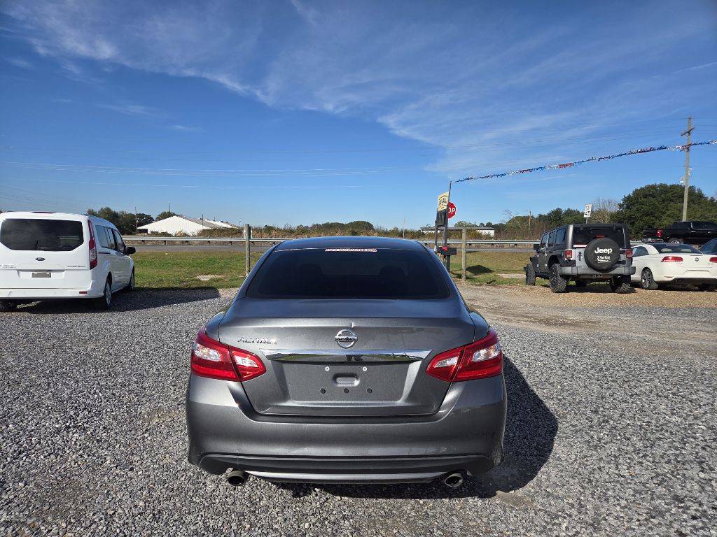 2017 Nissan Altima Image 3