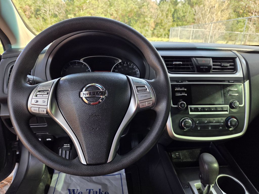 2017 Nissan Altima Image 5