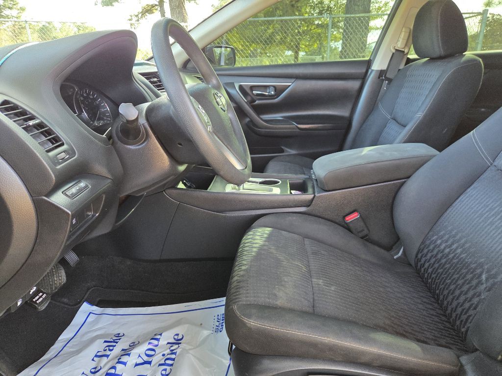 2017 Nissan Altima Image 6