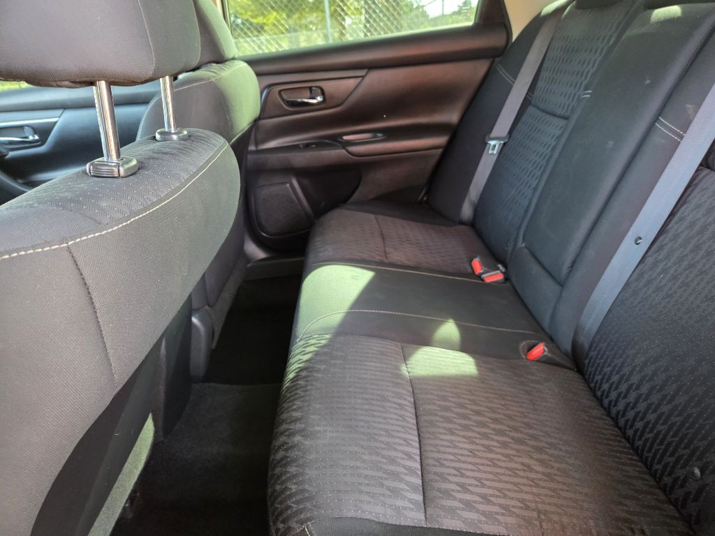 2017 Nissan Altima Image 8